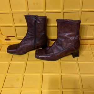 Women’s leather boots